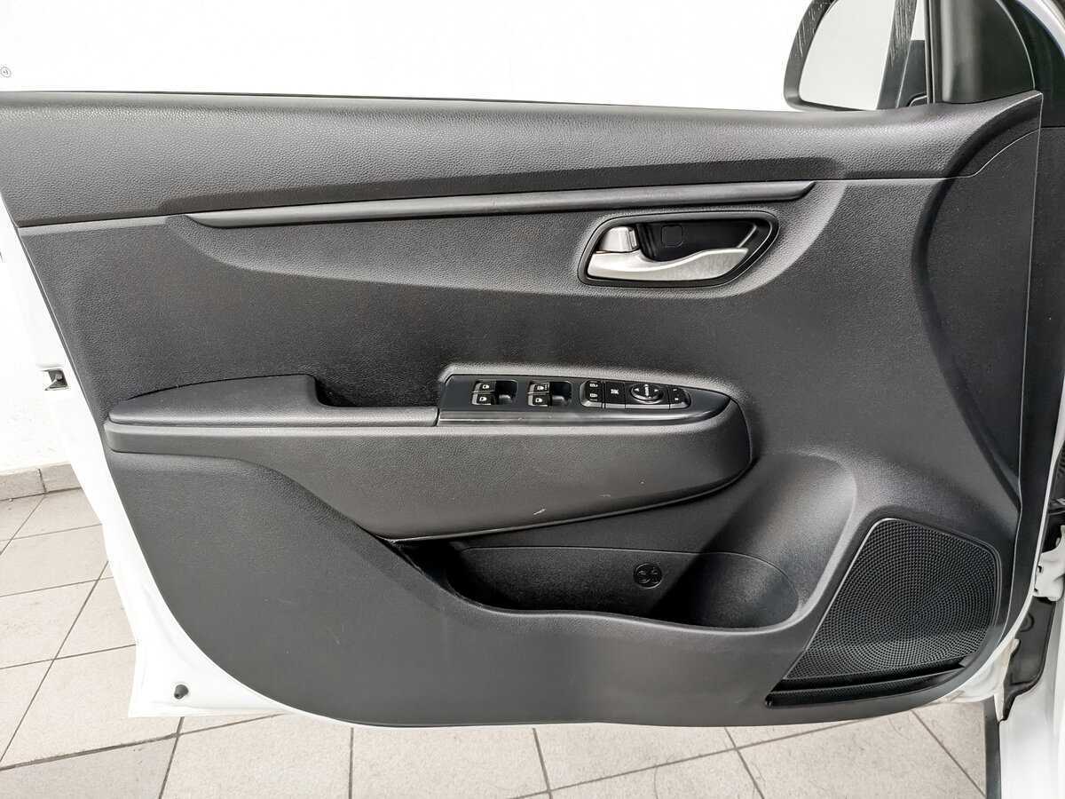 Kia Rio с пробегом — 2020 год. Фото: #18