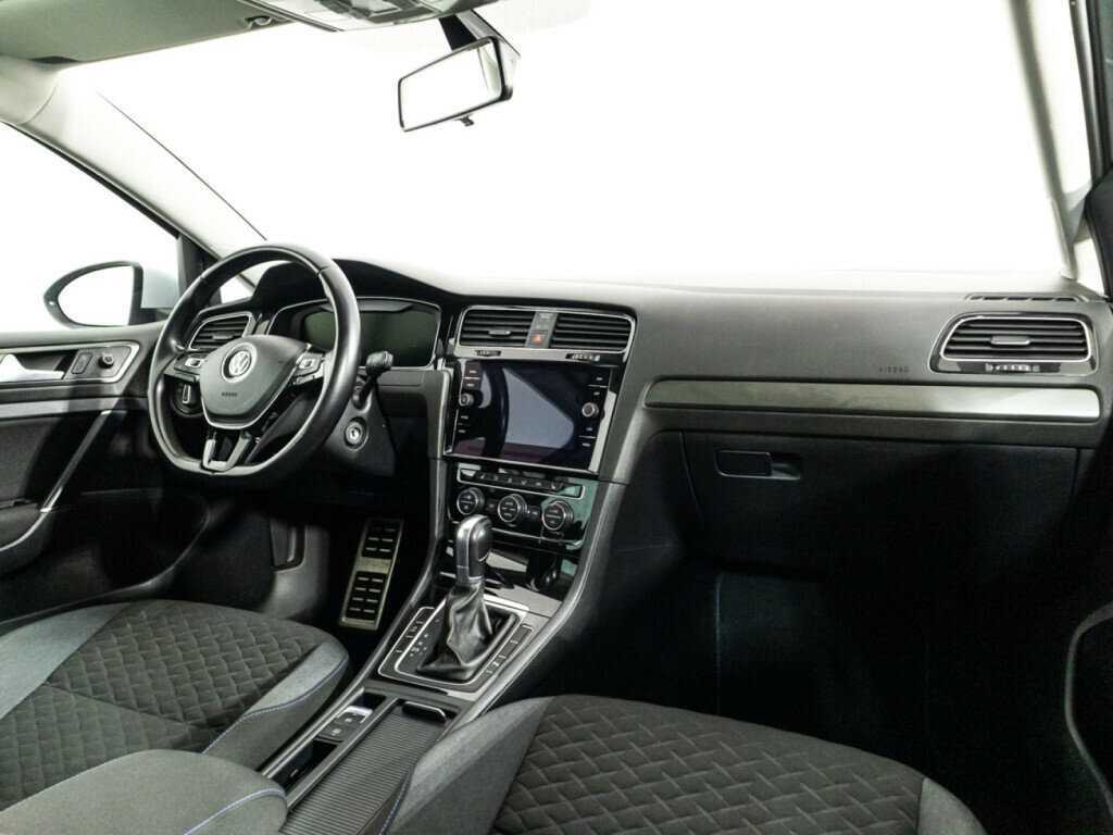 Volkswagen Golf с пробегом — 2018 год. Фото: #8