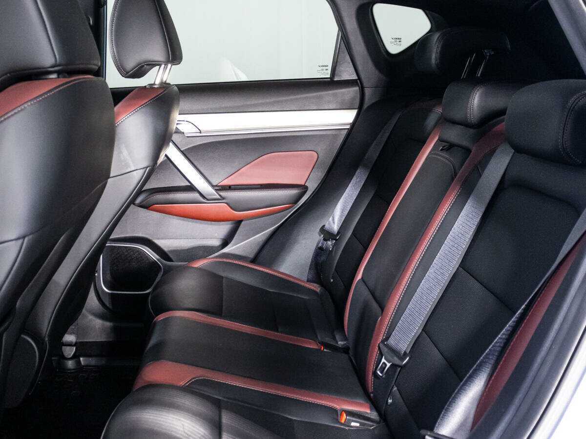 Geely Coolray с пробегом — 2022 год. Фото: #9