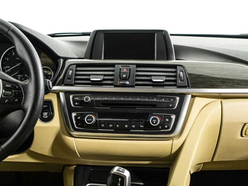 BMW 3 серии с пробегом — 2012 год. Фото: #13