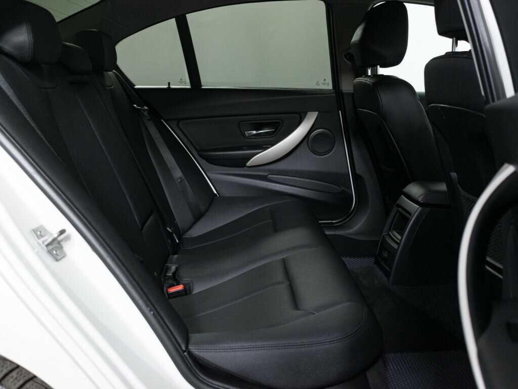 BMW 3 серии с пробегом — 2014 год. Фото: #9