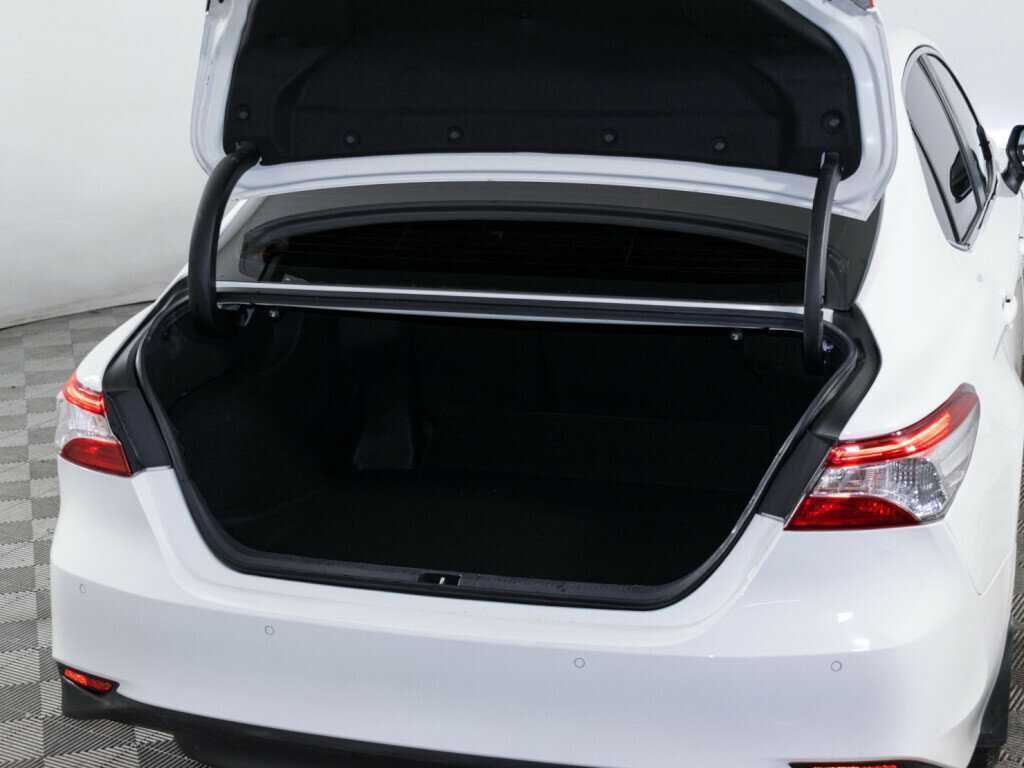 Toyota Camry с пробегом — 2021 год. Фото: #5