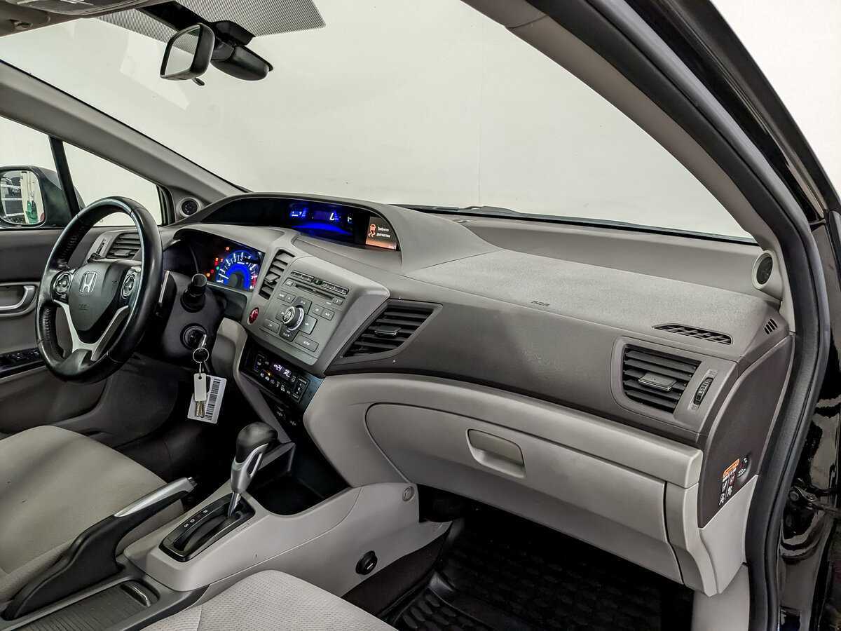 Honda Civic с пробегом — 2012 год. Фото: #10