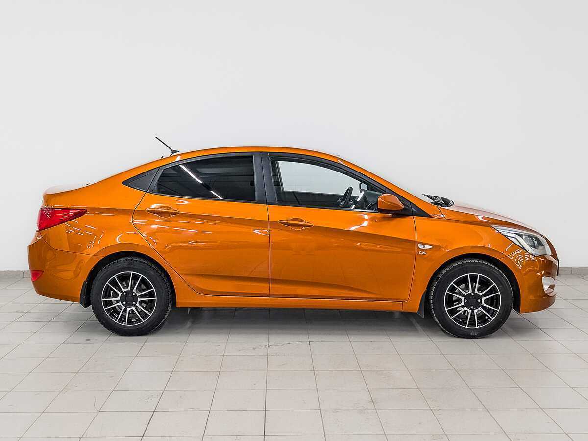 Hyundai Solaris с пробегом — 2015 год. Фото: #3