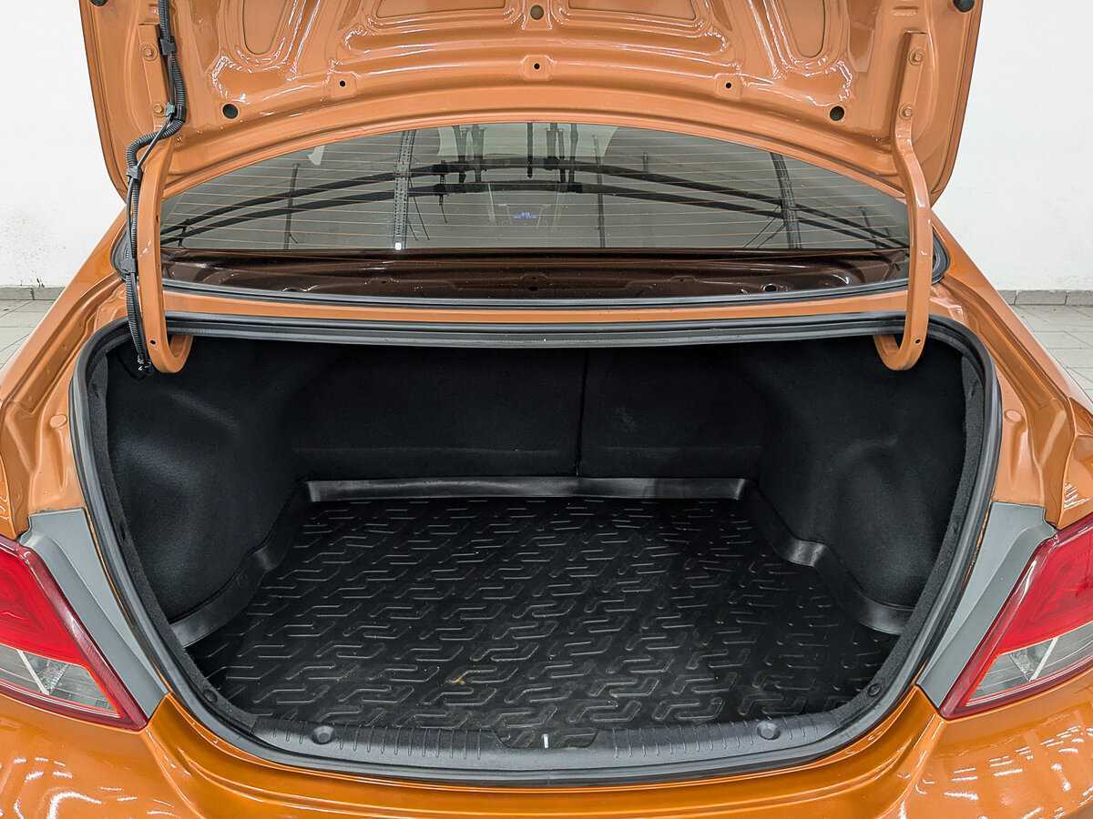 Hyundai Solaris с пробегом — 2015 год. Фото: #9