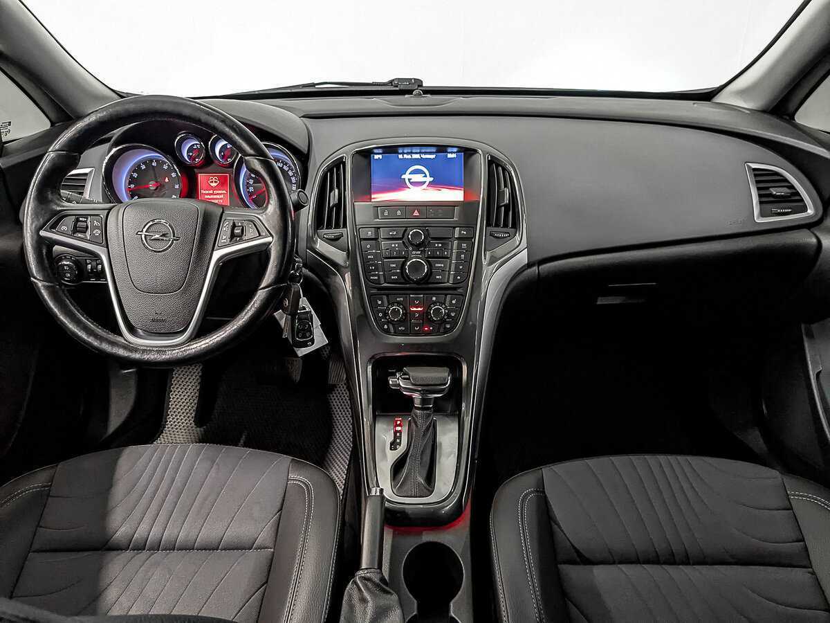 Opel Astra с пробегом — 2014 год. Фото: #11