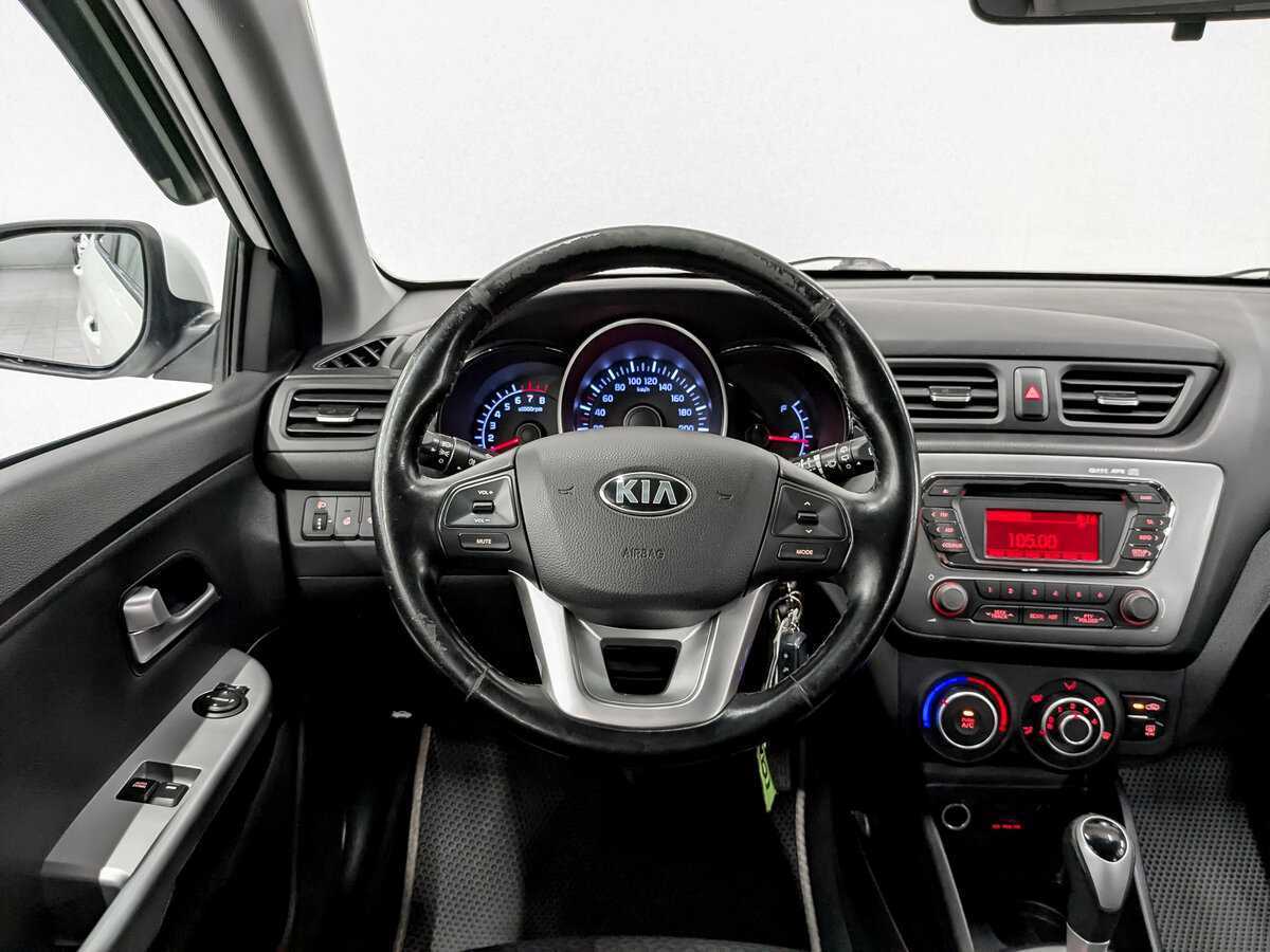 Kia Rio с пробегом — 2015 год. Фото: #18
