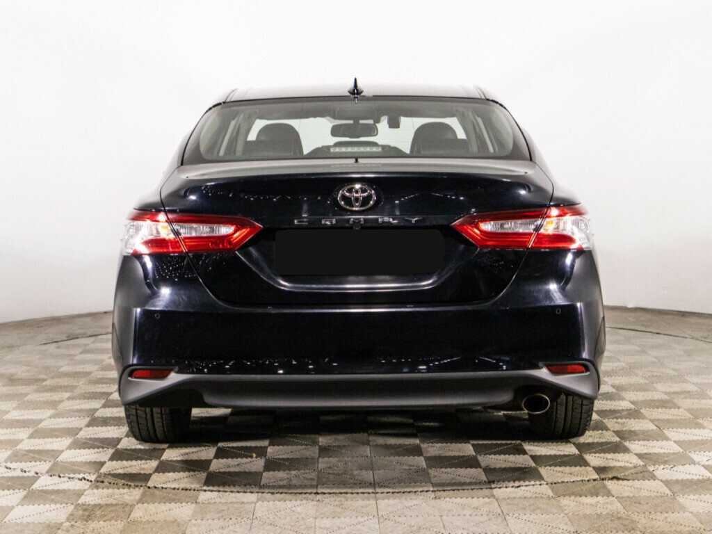 Toyota Camry с пробегом — 2018 год. Фото: #5