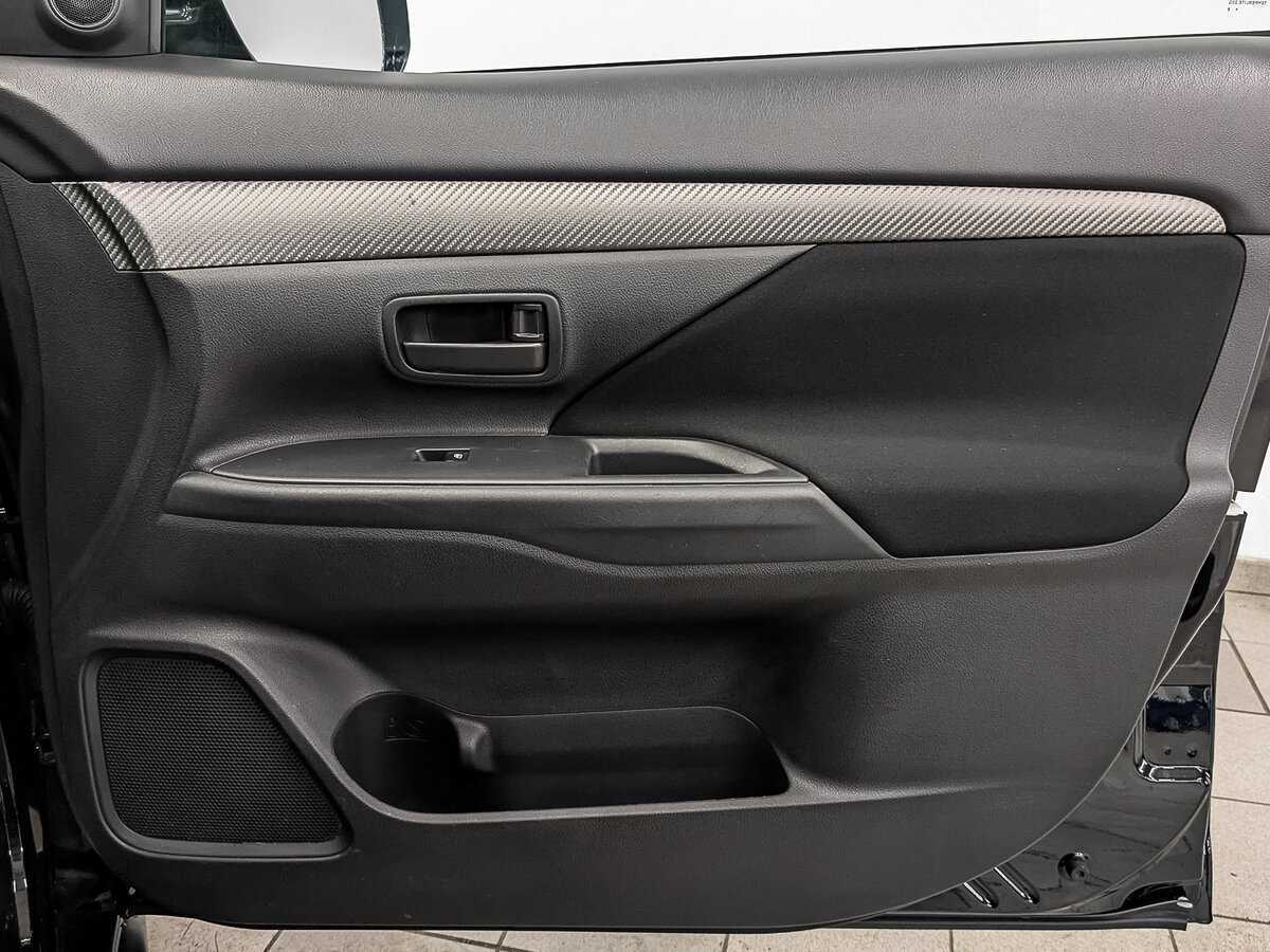 Mitsubishi Outlander с пробегом — 2018 год. Фото: #23