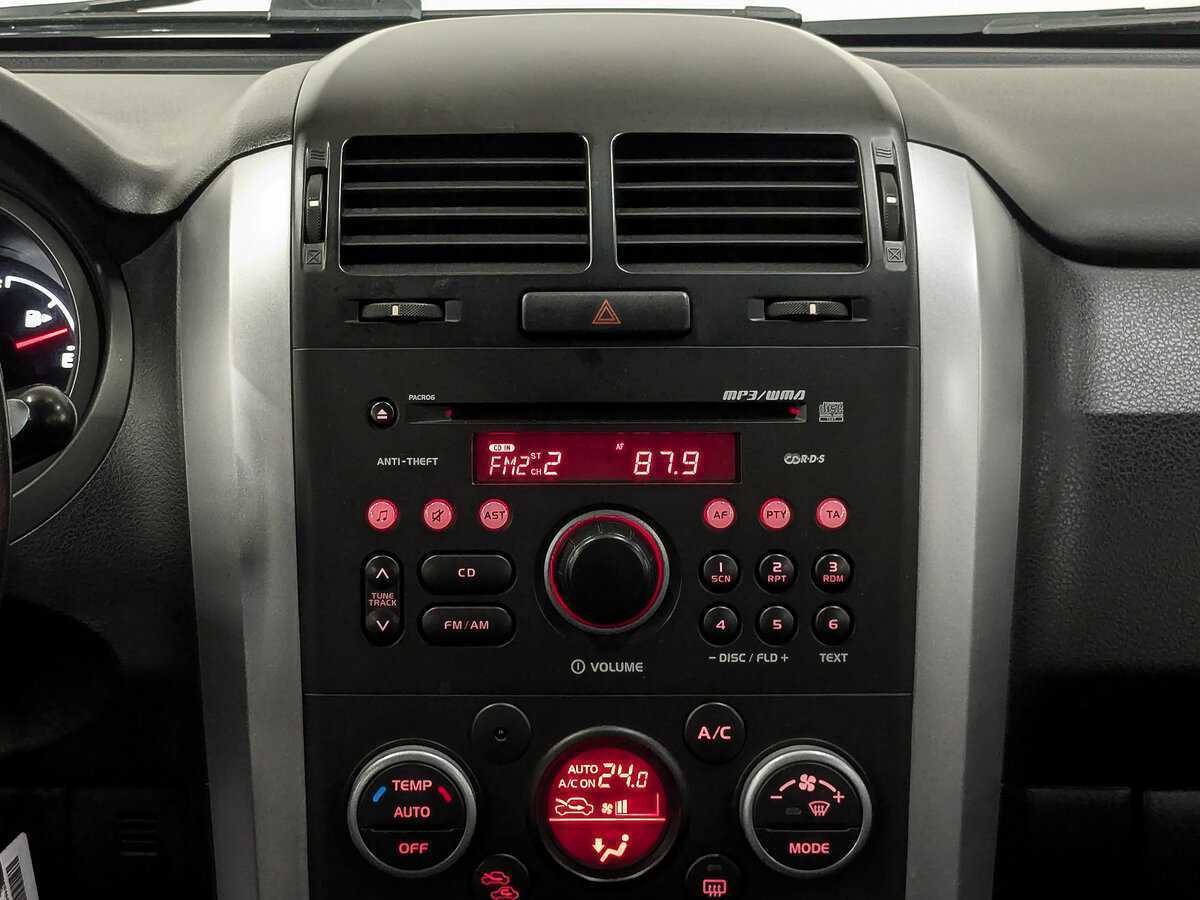 Suzuki Grand Vitara с пробегом — 2013 год. Фото: #16