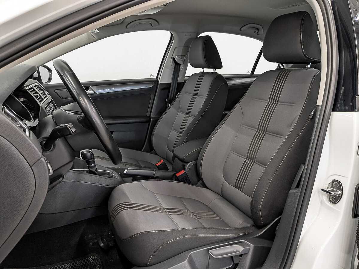 Volkswagen Jetta с пробегом — 2016 год. Фото: #19