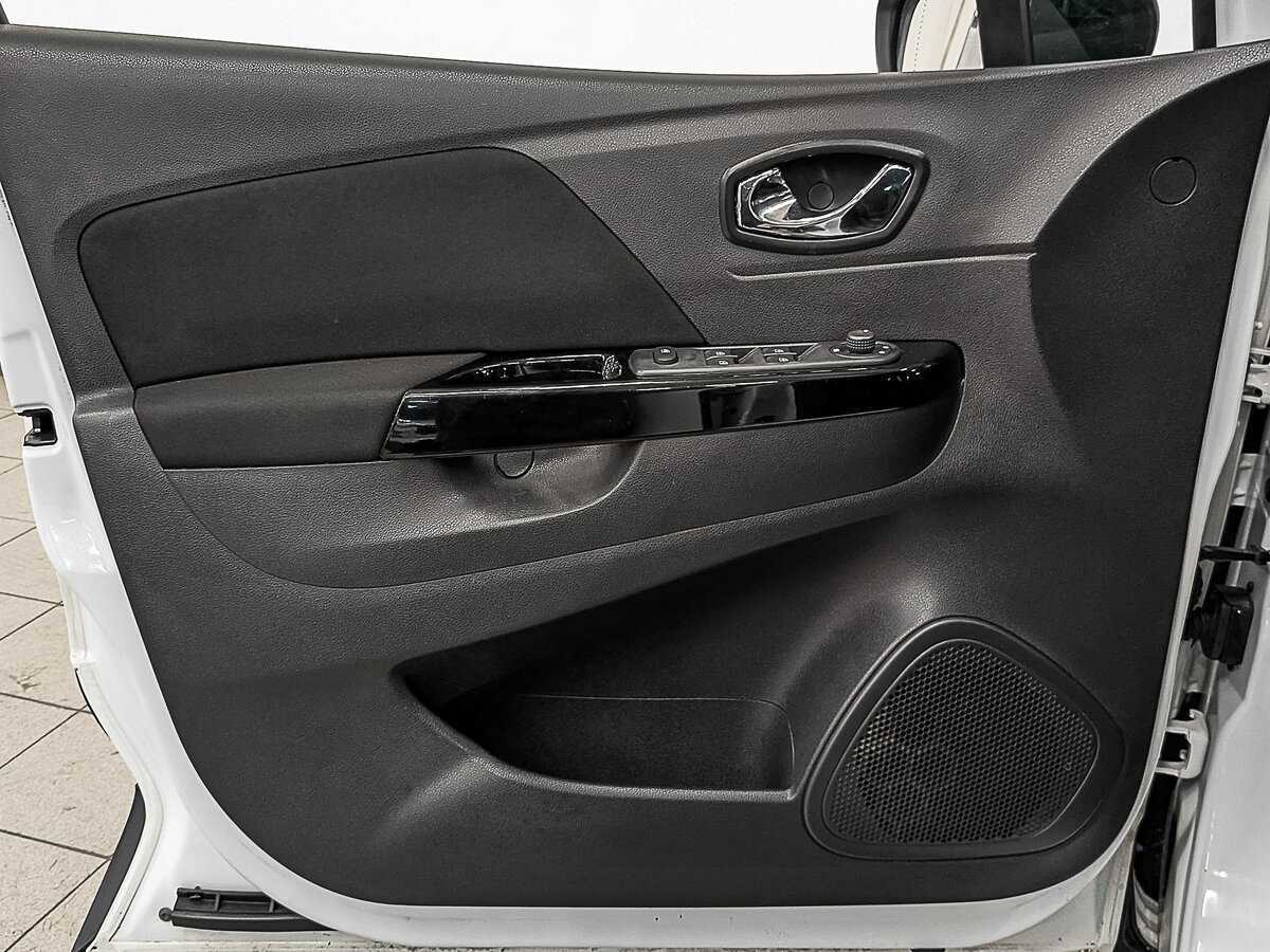 Renault Kaptur с пробегом — 2017 год. Фото: #16
