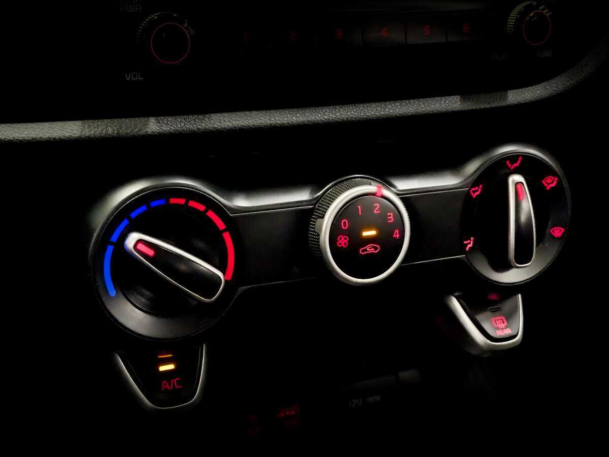 Kia Rio с пробегом — 2019 год. Фото: #23