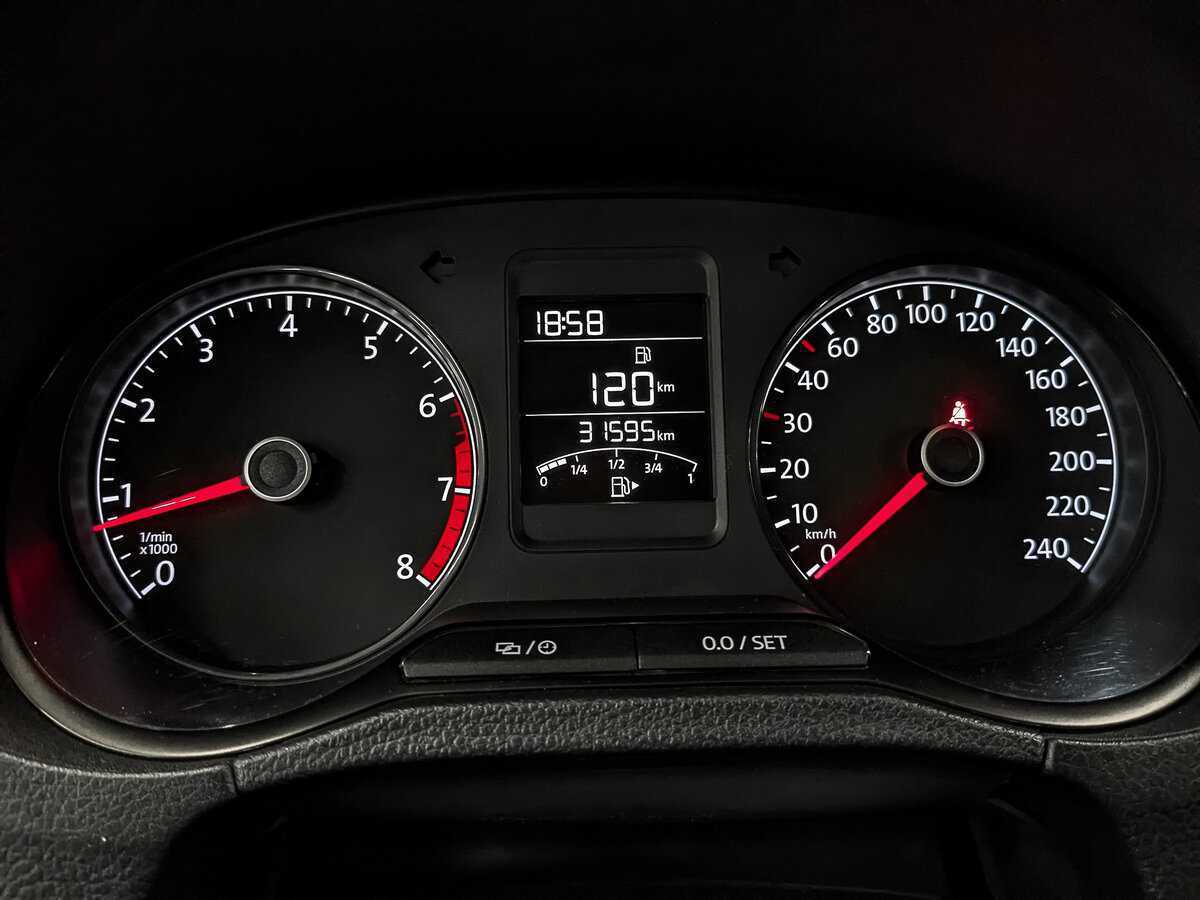 Volkswagen Polo с пробегом — 2018 год. Фото: #15