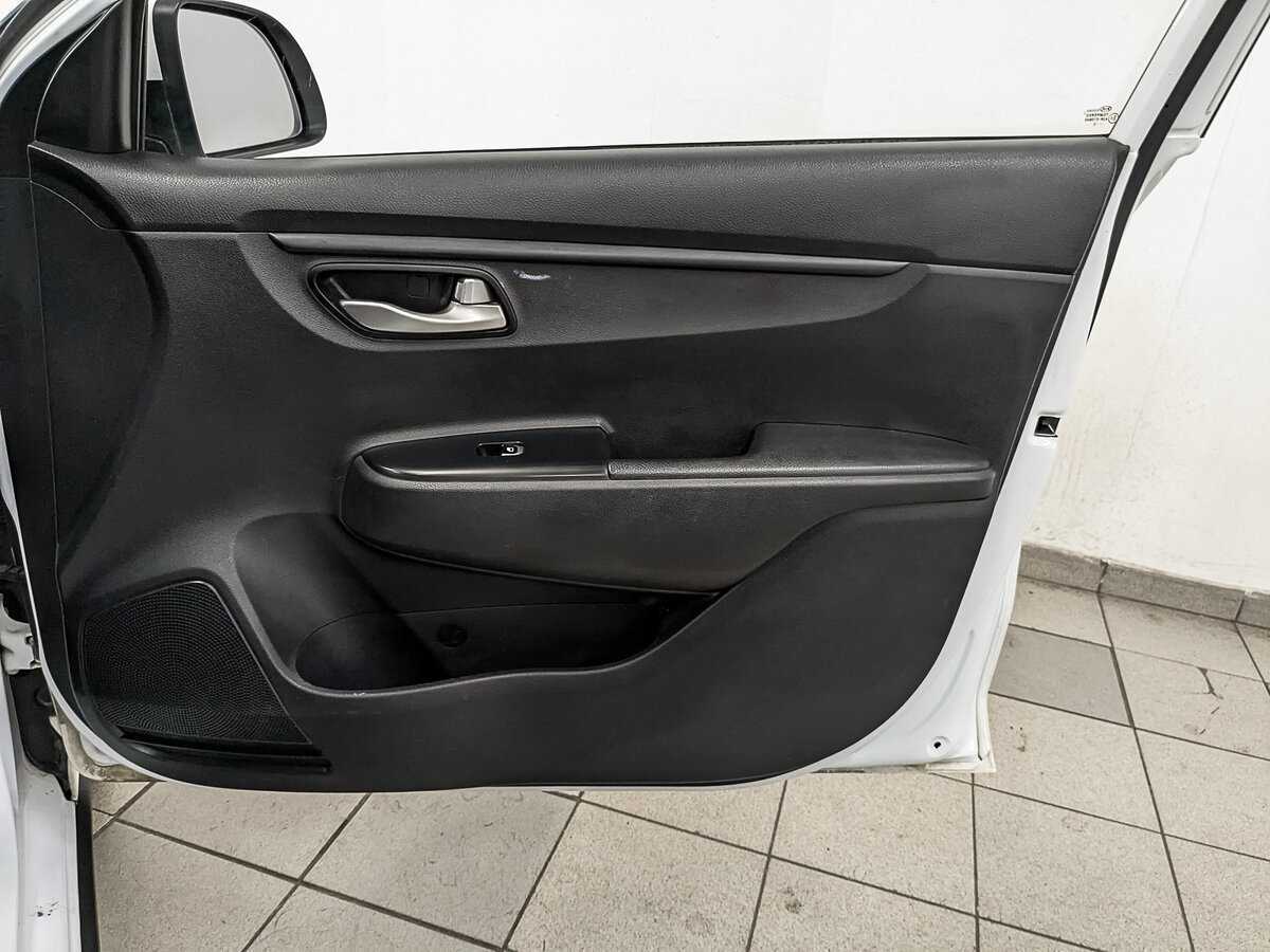 Kia Rio с пробегом — 2020 год. Фото: #23