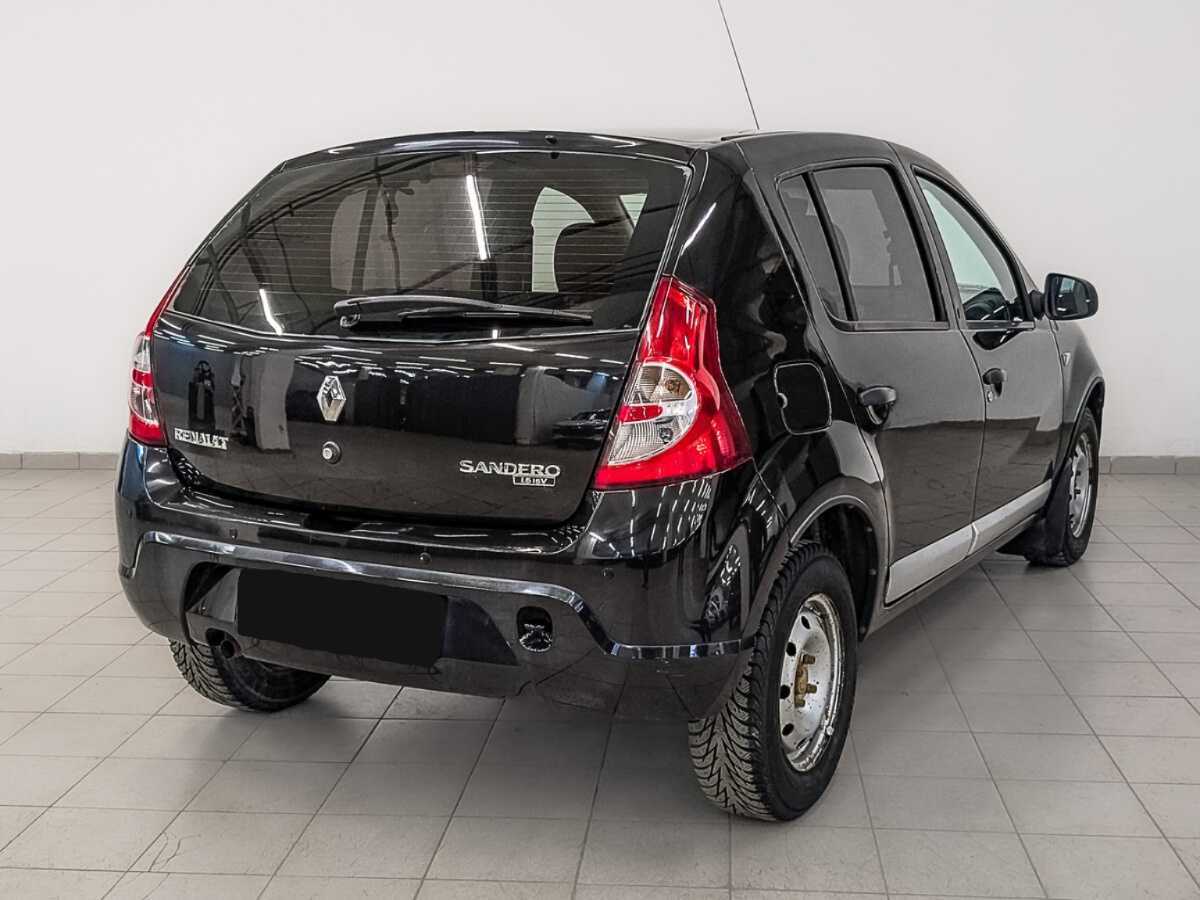 Renault Sandero с пробегом — 2012 год. Фото: #4