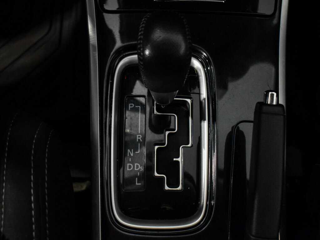 Mitsubishi Outlander с пробегом — 2017 год. Фото: #10