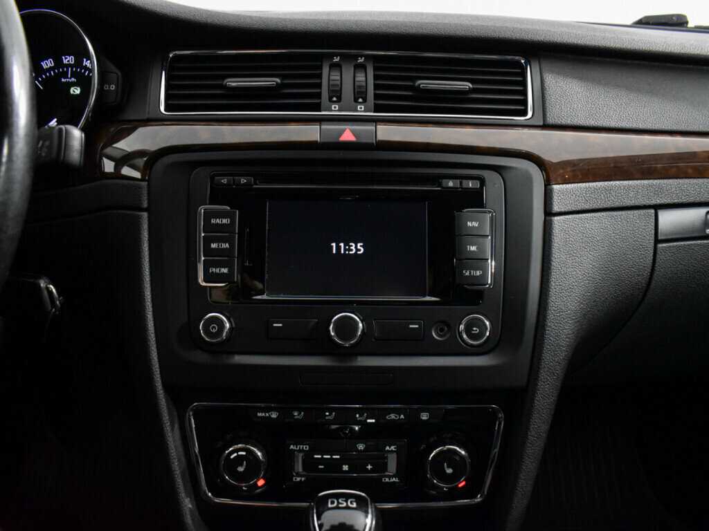 Skoda Superb с пробегом — 2013 год. Фото: #12