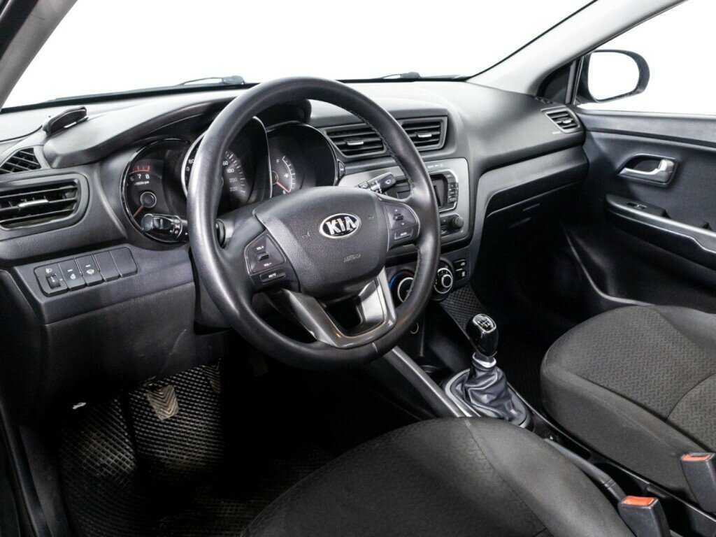 Kia Rio с пробегом — 2013 год. Фото: #10