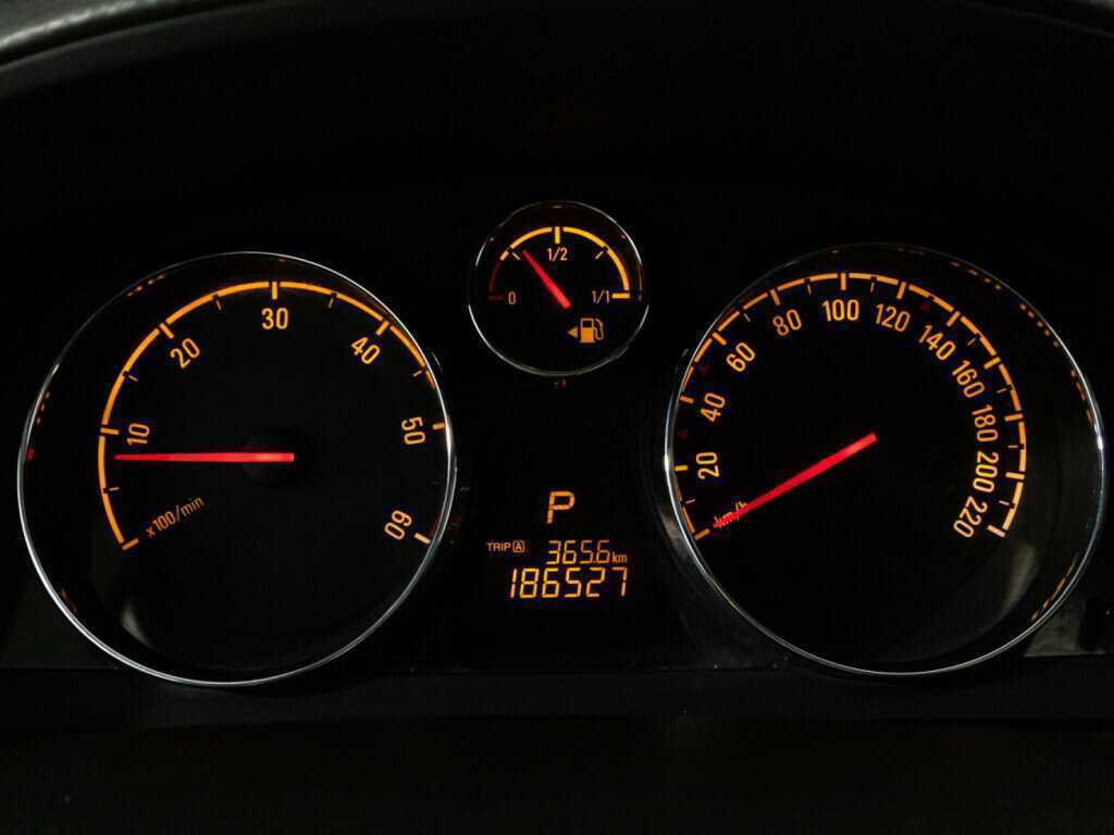 Opel Antara с пробегом — 2013 год. Фото: #9