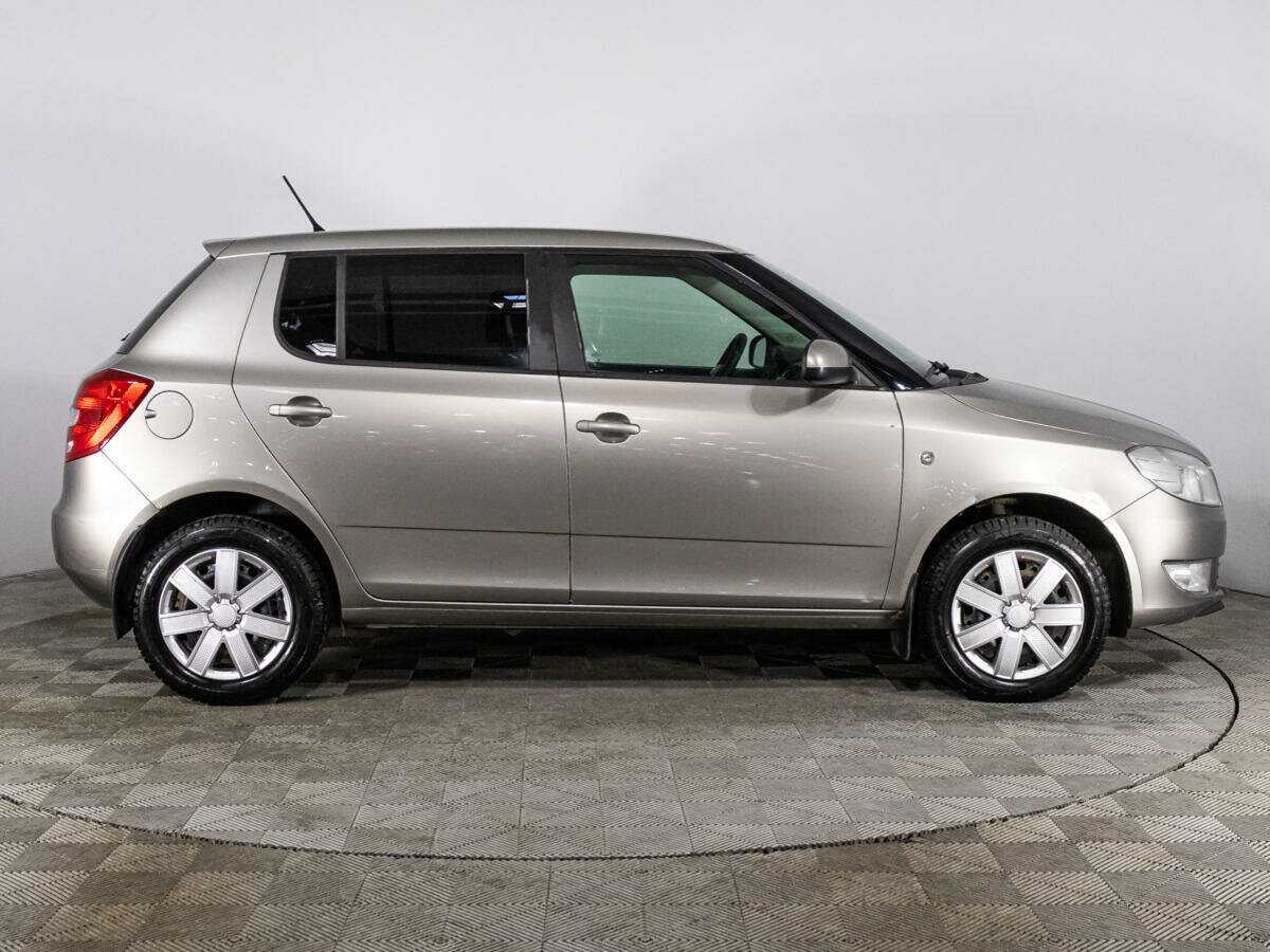 Skoda Fabia с пробегом — 2012 год. Фото: #3
