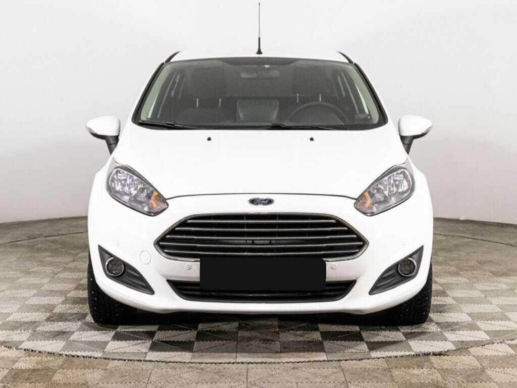 Ford Fiesta с пробегом — 2015 год. Фото: #1