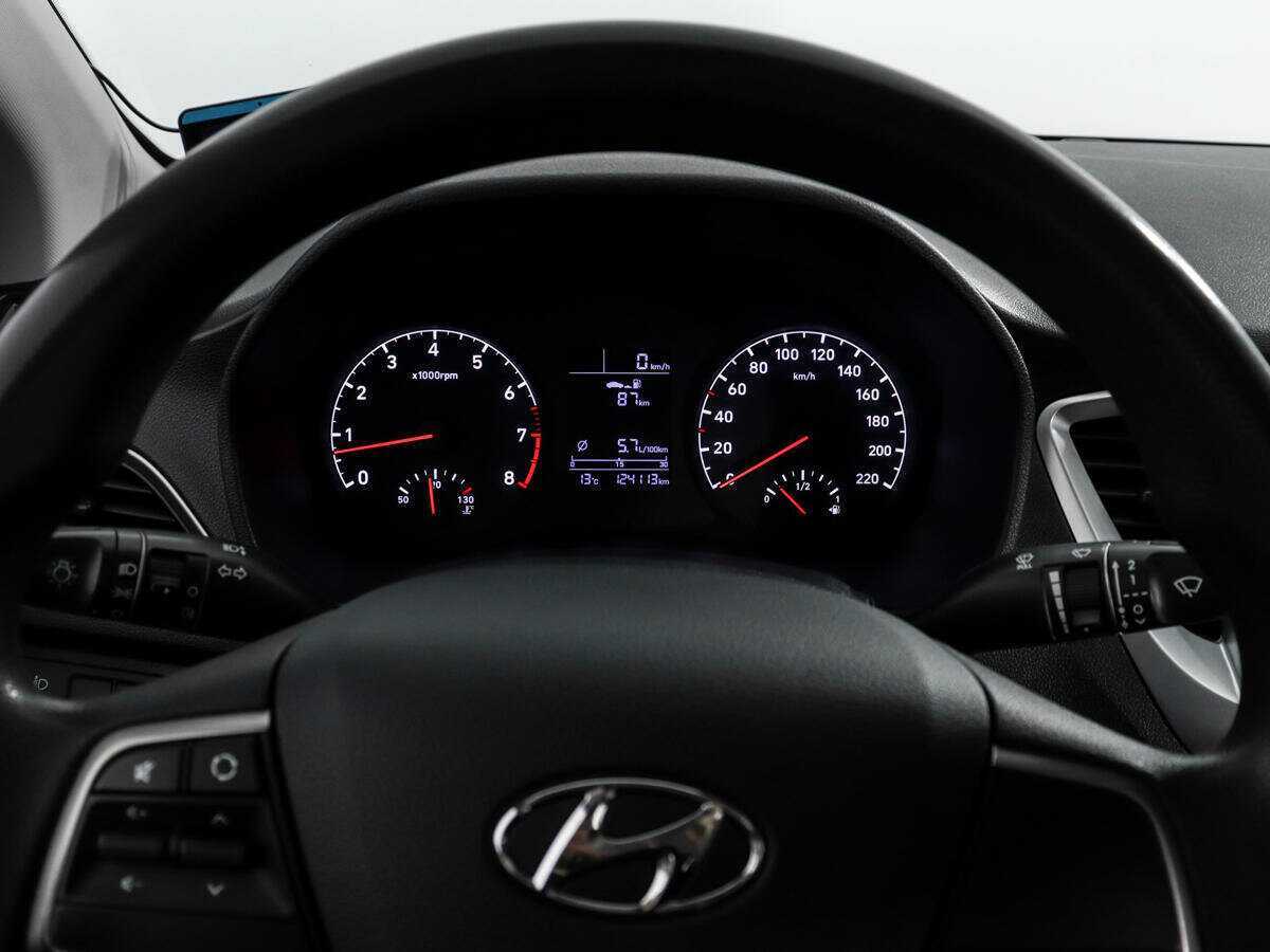 Hyundai Solaris с пробегом — 2018 год. Фото: #16