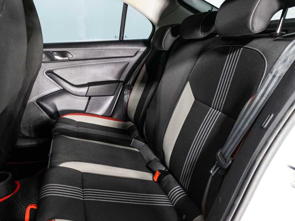 Skoda Rapid с пробегом — 2016 год. Фото: #9