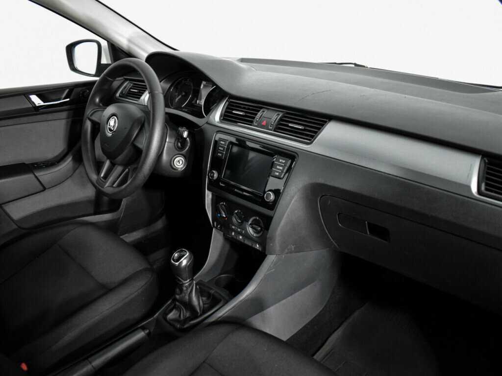 Skoda Rapid с пробегом — 2018 год. Фото: #10