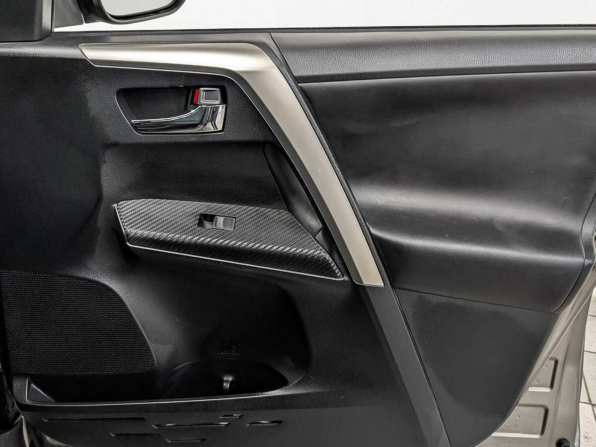 Toyota RAV4 с пробегом — 2014 год. Фото: #23