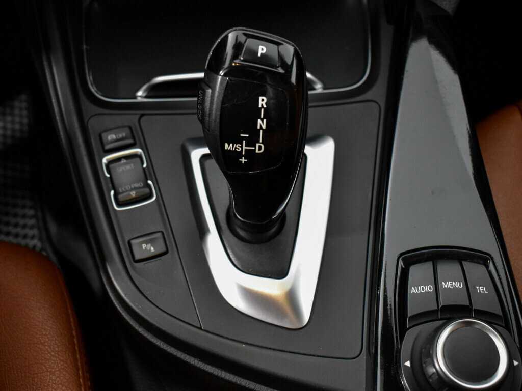 BMW 3 серии с пробегом — 2017 год. Фото: #10