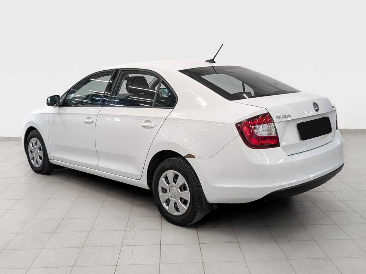 Skoda Rapid с пробегом — 2017 год. Фото: #6