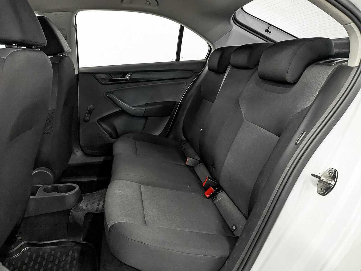 Skoda Rapid с пробегом — 2017 год. Фото: #17