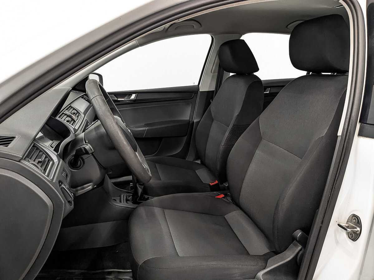 Skoda Rapid с пробегом — 2017 год. Фото: #19