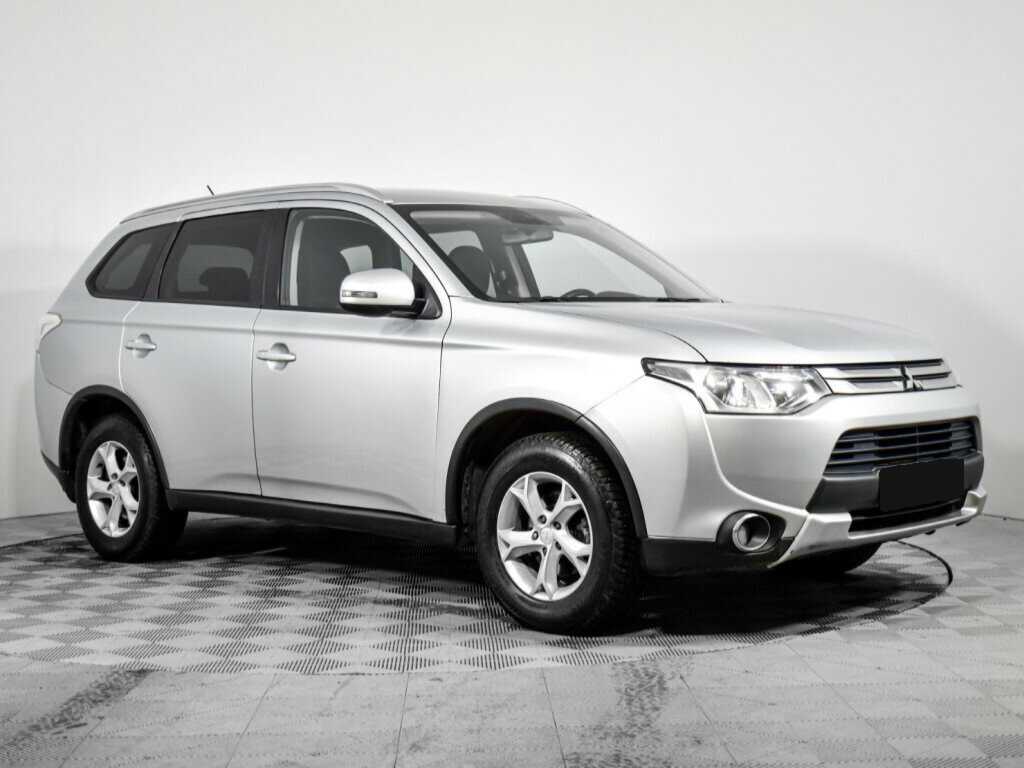 Mitsubishi Outlander с пробегом — 2014 год. Фото: #2