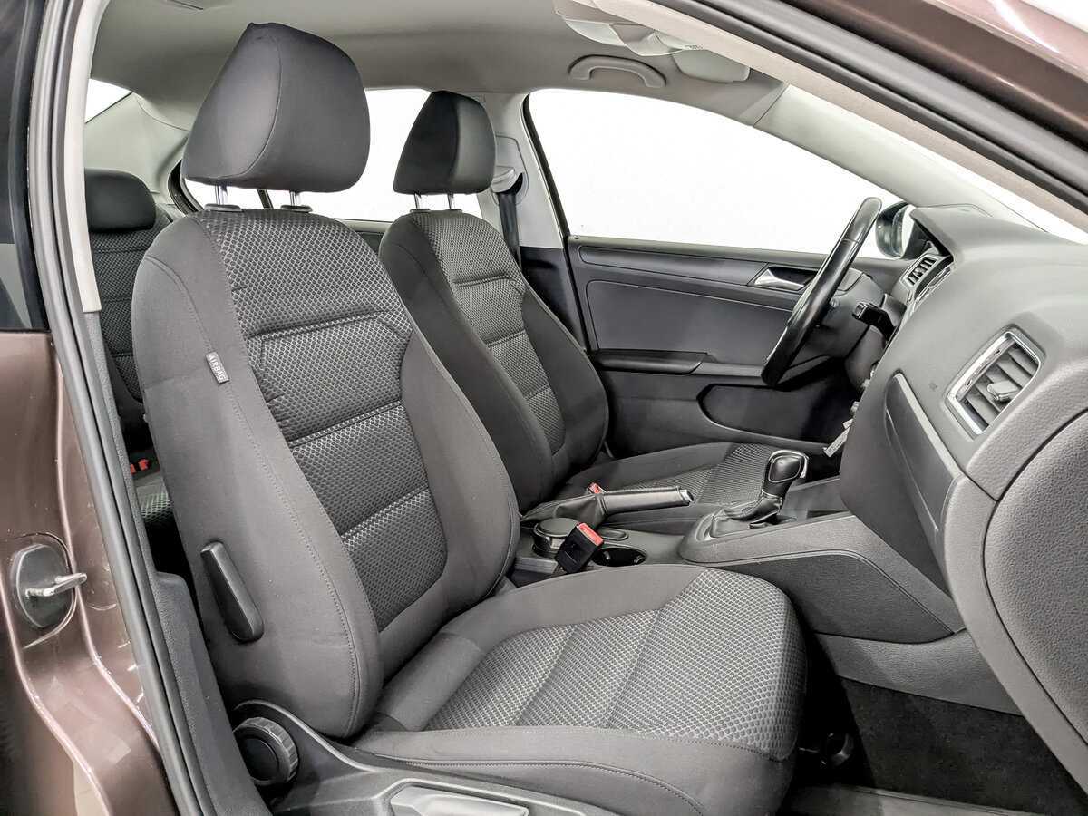 Volkswagen Jetta с пробегом — 2014 год. Фото: #21