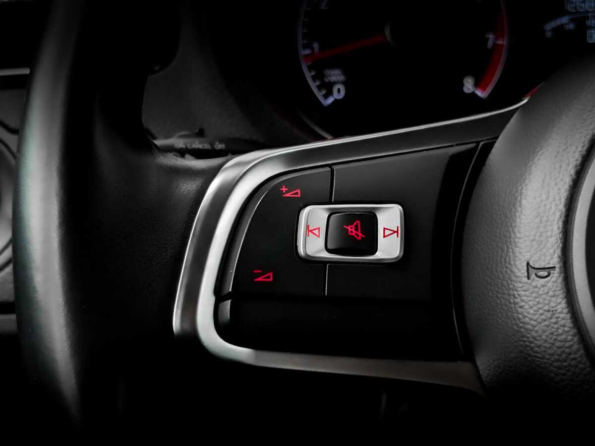 Volkswagen Polo с пробегом — 2018 год. Фото: #25