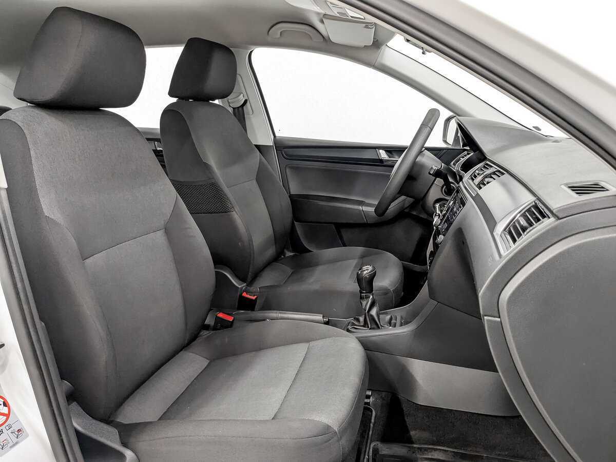 Skoda Rapid с пробегом — 2017 год. Фото: #22