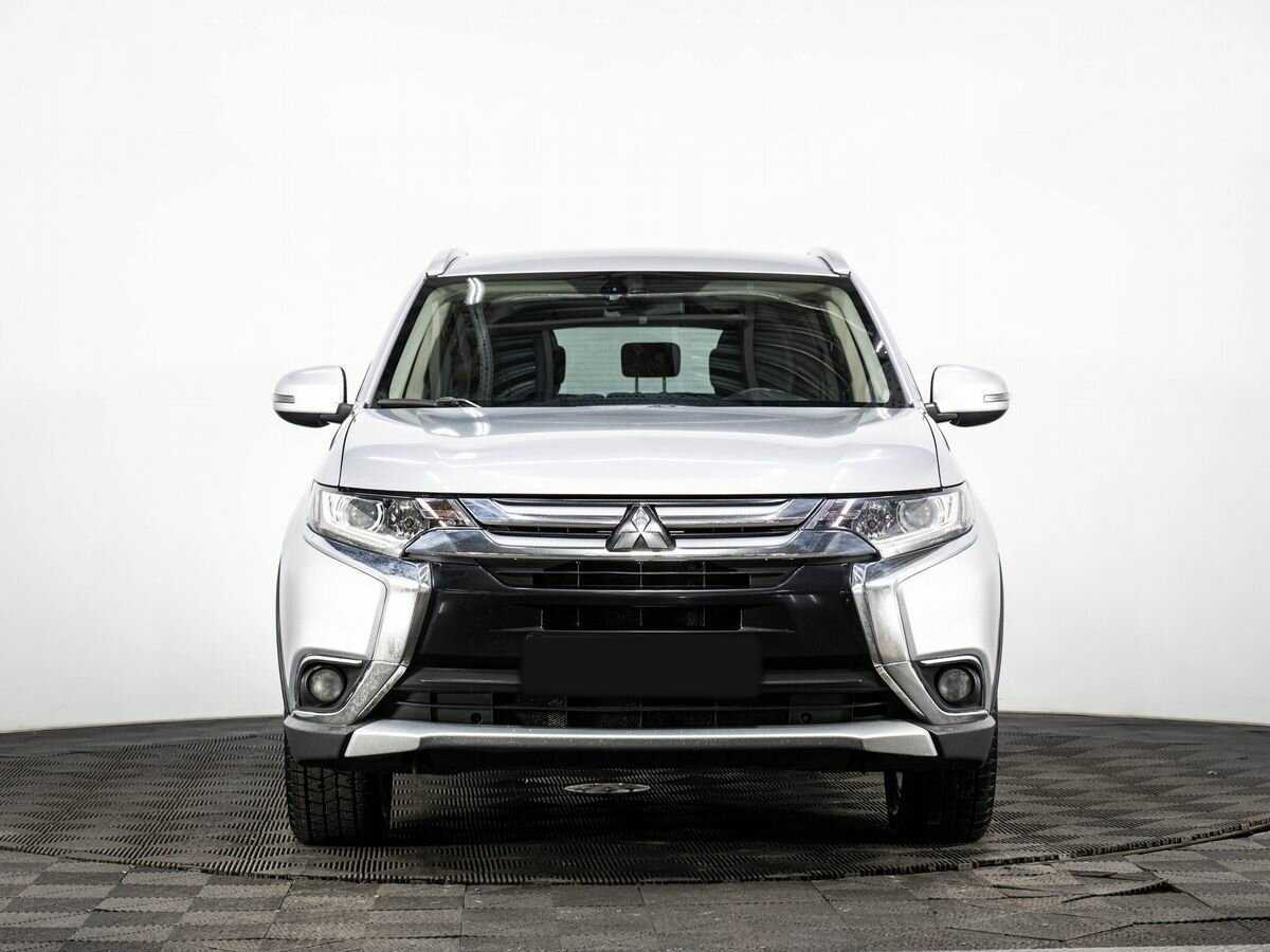 Mitsubishi Outlander с пробегом — 2018 год. Фото: #1
