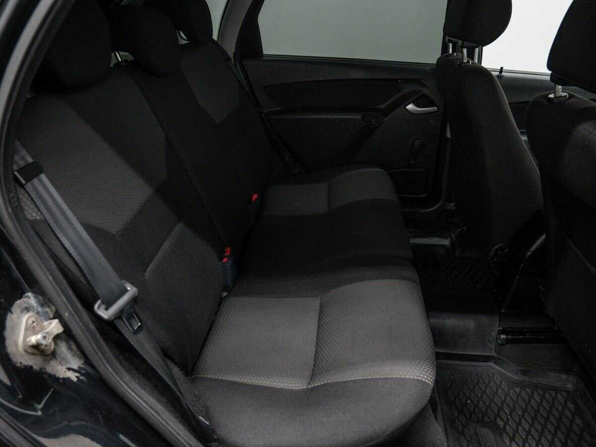 Lada (ВАЗ) Kalina с пробегом — 2013 год. Фото: #8