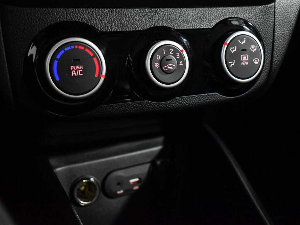 Kia Rio с пробегом — 2016 год. Фото: #17