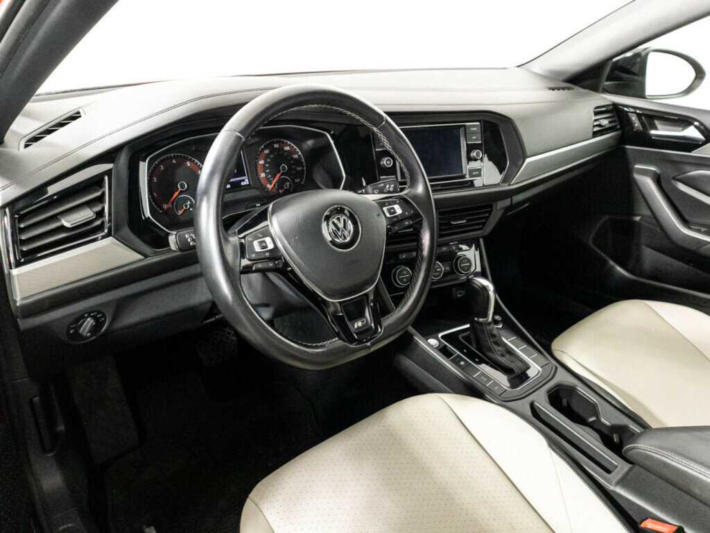 Volkswagen Jetta с пробегом — 2018 год. Фото: #10