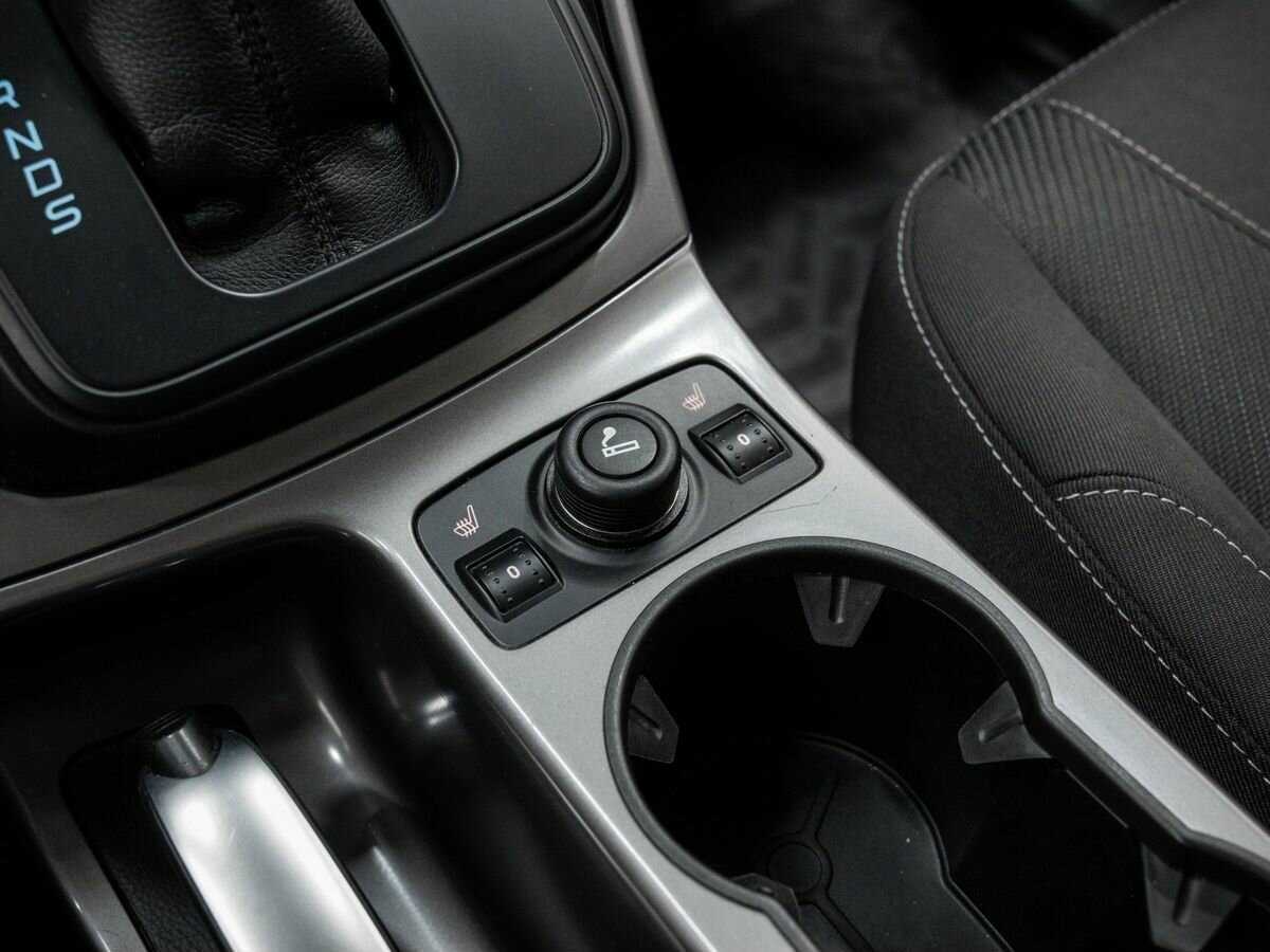 Ford Kuga с пробегом — 2015 год. Фото: #17