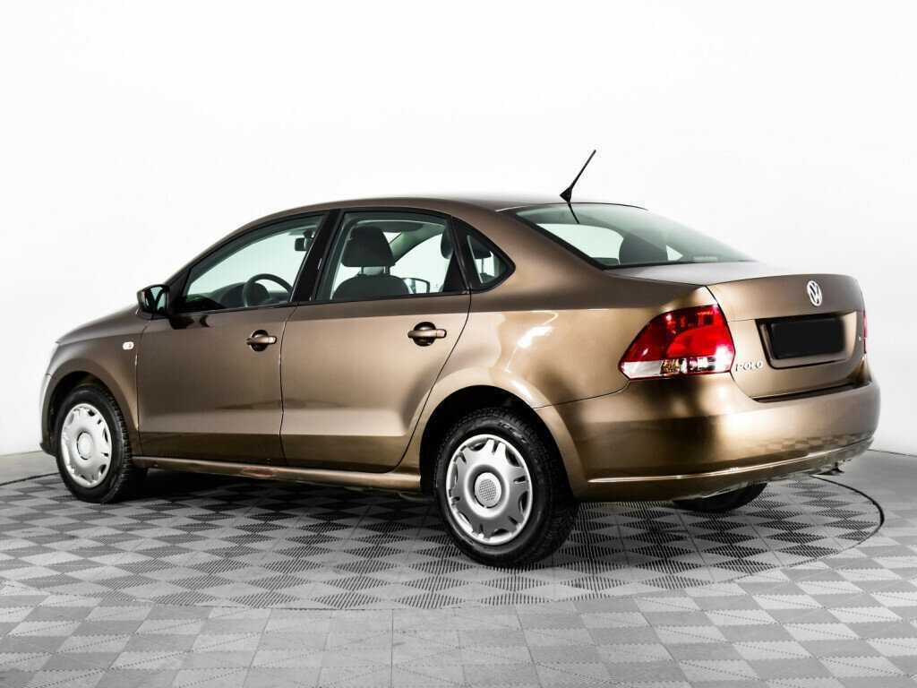 Volkswagen Polo с пробегом — 2015 год. Фото: #6