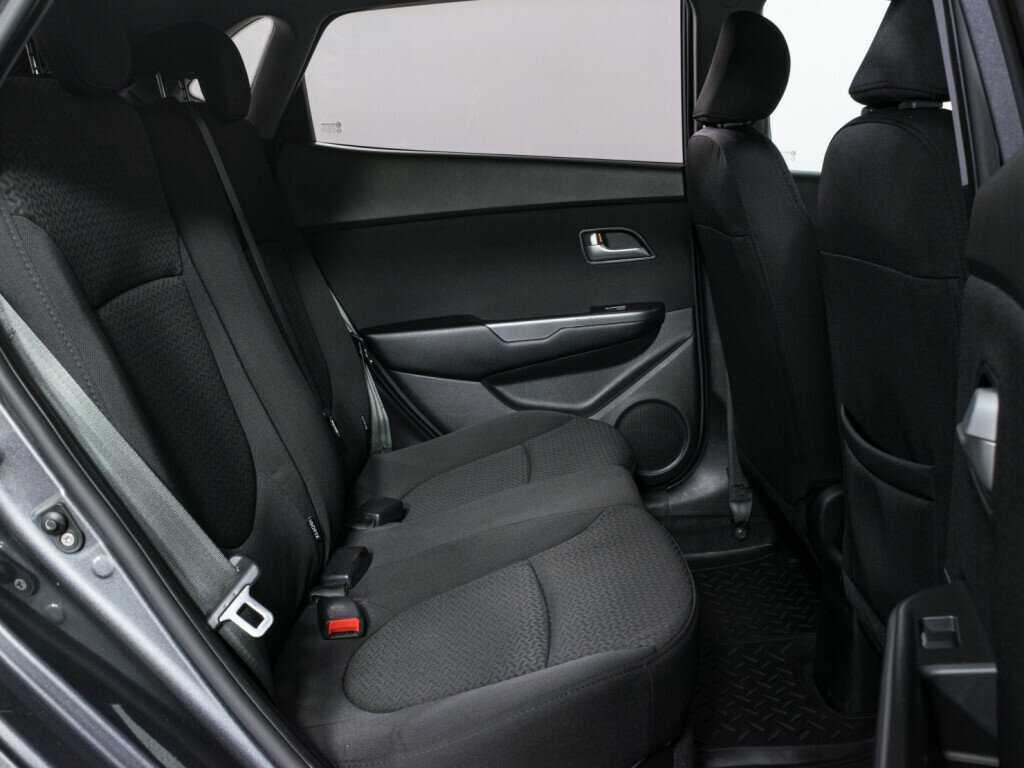 Kia Rio с пробегом — 2012 год. Фото: #9