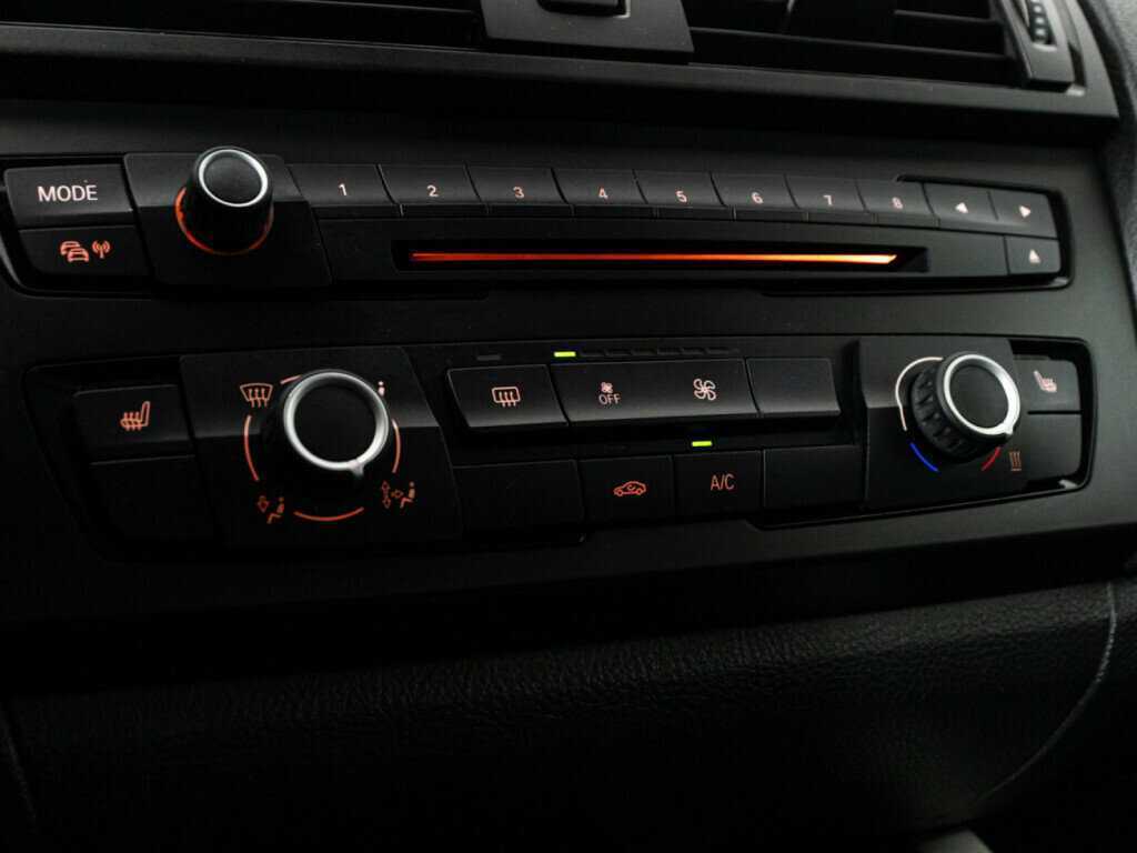 BMW 1 серии с пробегом — 2013 год. Фото: #16