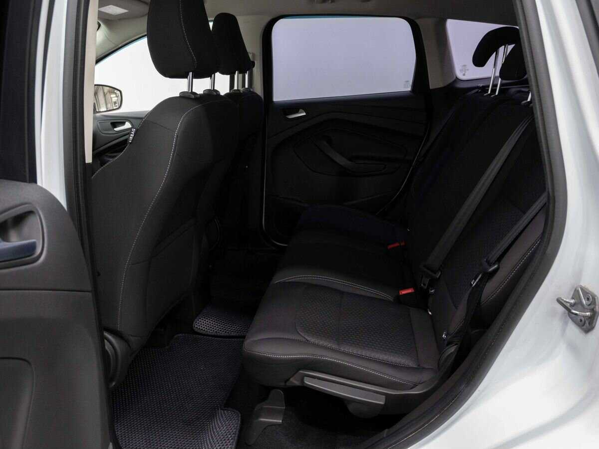 Ford Kuga с пробегом — 2017 год. Фото: #10