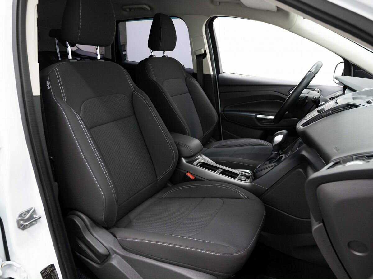 Ford Kuga с пробегом — 2017 год. Фото: #13