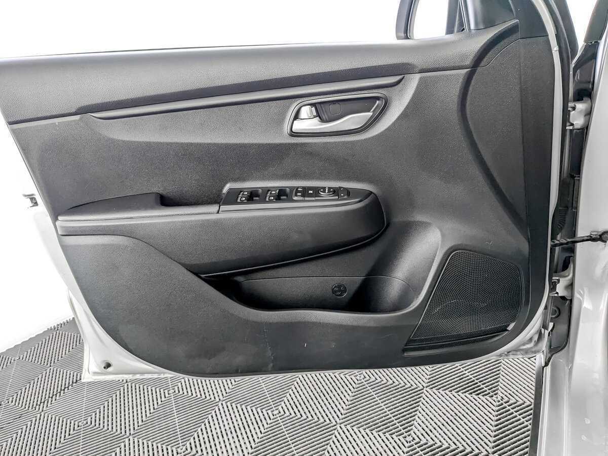 Kia Rio с пробегом — 2020 год. Фото: #16