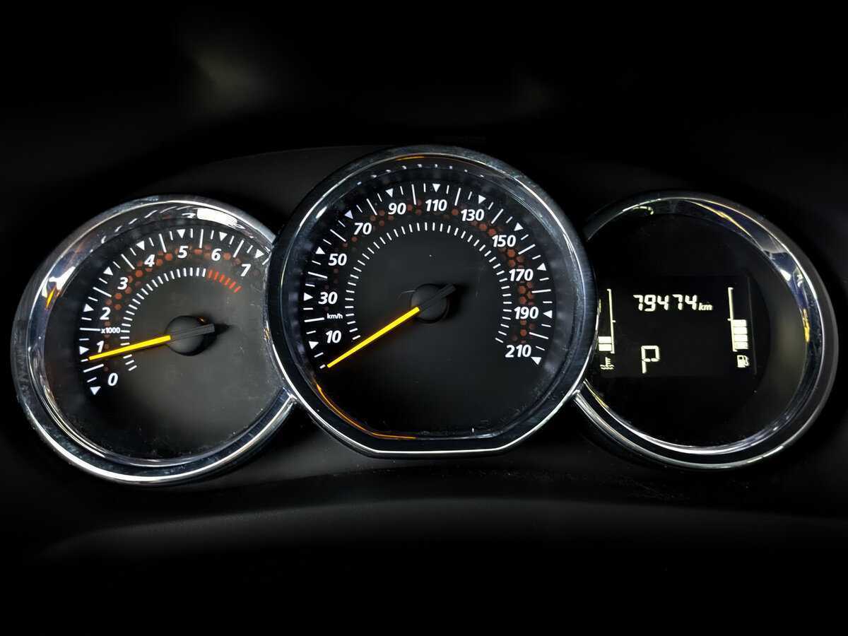 Renault Sandero с пробегом — 2019 год. Фото: #12